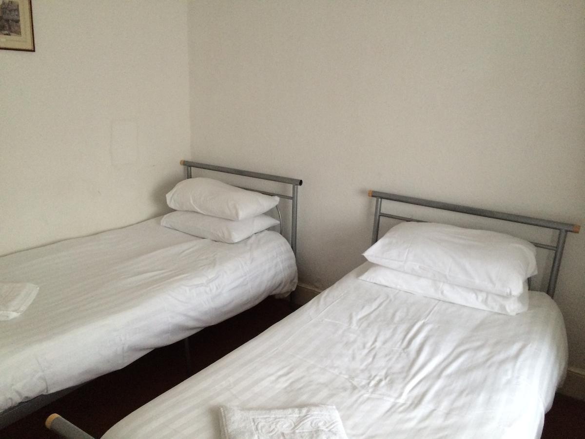Lindal Hotel Harrow Bagian luar foto