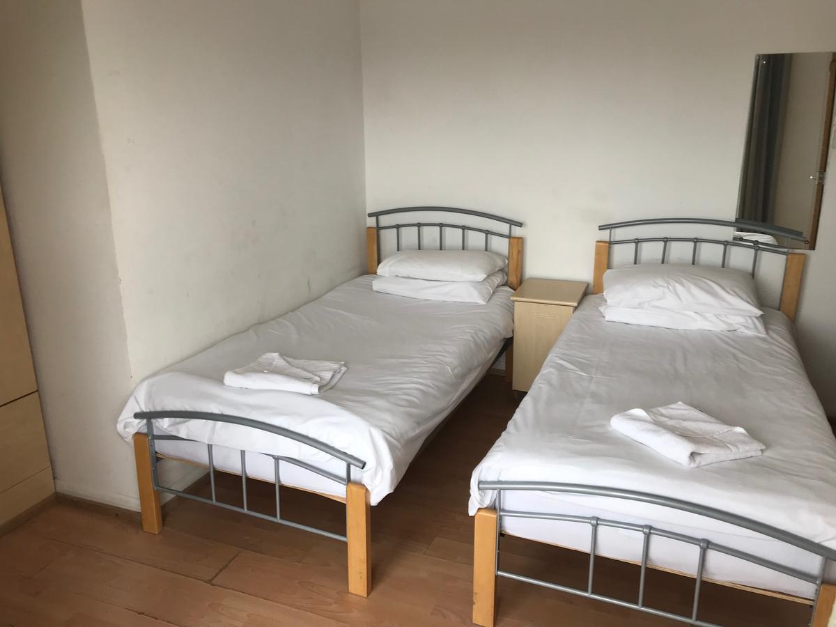 Lindal Hotel Harrow Bagian luar foto