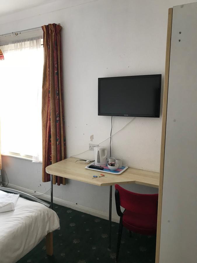 Lindal Hotel Harrow Bagian luar foto