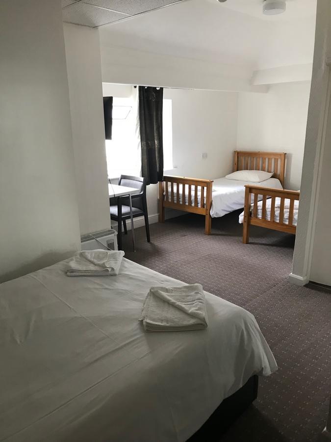 Lindal Hotel Harrow Bagian luar foto