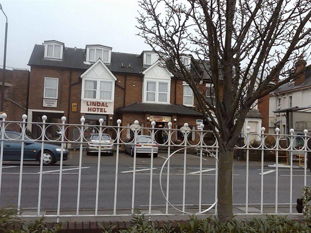 Lindal Hotel Harrow Bagian luar foto